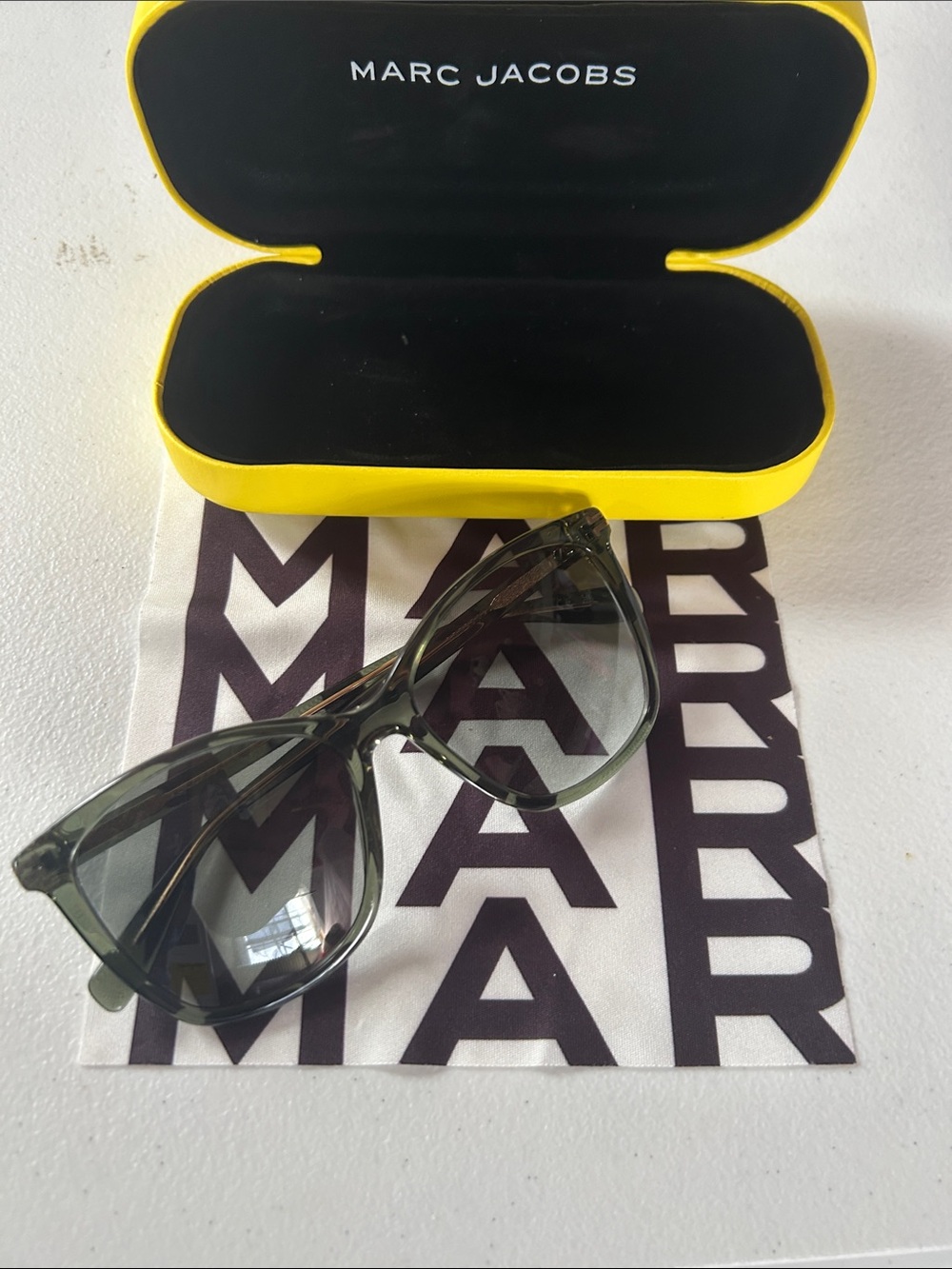 Marc Jacobs Sunglasses - Picture 2 of 8